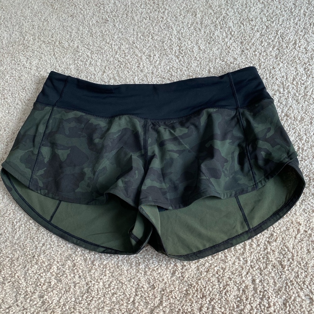 Lululemon Camo Speed Short - size 6